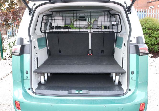 Main Image Dog Guard ID.Buzz (5 seat)