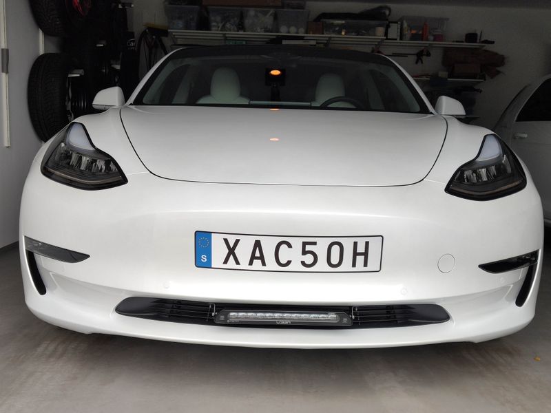 Lazer Elite 12 Linear - Tesla Model 3 - ekstralyspakke