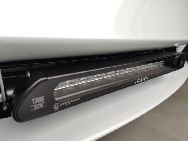 Lazer Elite 12 Linear - Tesla Model 3 - ekstralyspakke