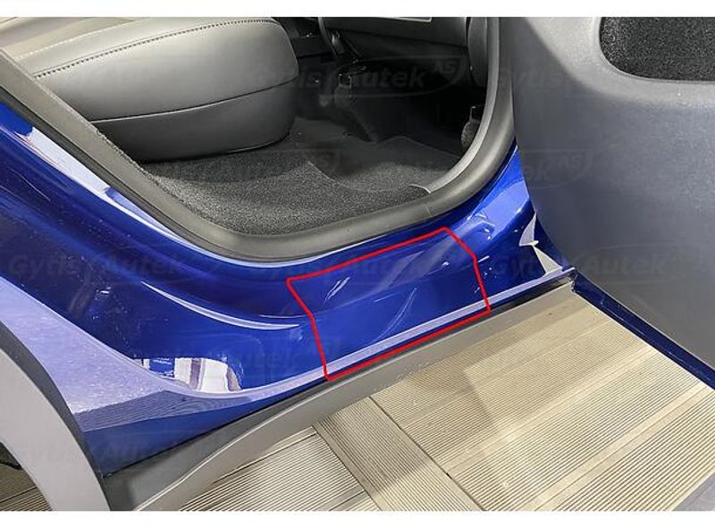 Foil door sill - Tesla Model Y