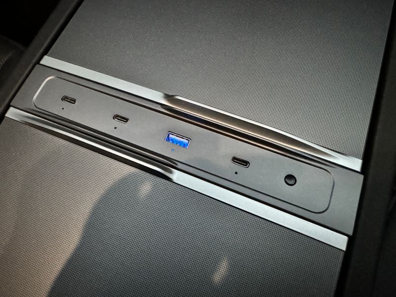 USB-hub til midtkonsoll - Tesla Model 3 & Y