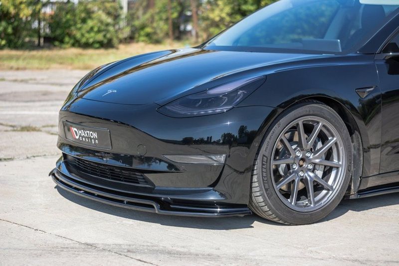 Fremre splitter / spoiler V.2 Tesla Model 3 - Maxton Design